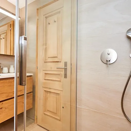 Starlight, 3br, Rte Du P.signal 1, Skilift50m! Crans-Montana